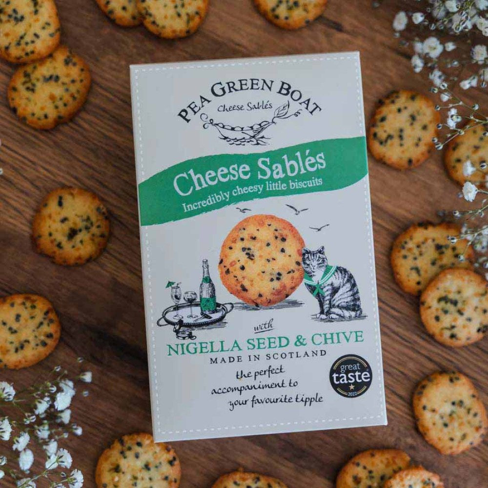 PEA GREEN BOAT CHEESE SABLÉS - Nigella Seed & Chive 80g